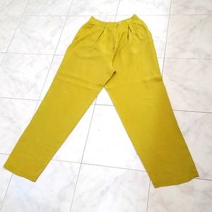 Woman's Chaus Fashion Trousers